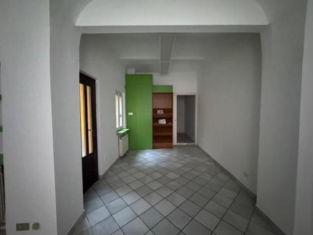 Locale Commerciale in affitto a Piemonte, Cuneo