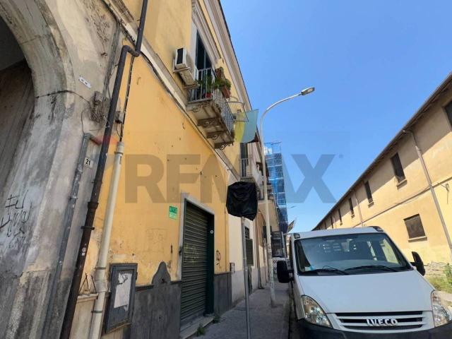 Locale Commerciale in affitto a Sepano, Frattamaggiore