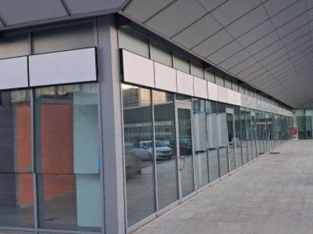 Locale Commerciale in affitto a Frosinone, Lazio