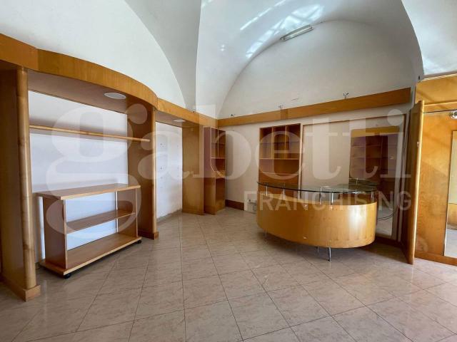 Locale Commerciale in affitto a Gaeta Medievale, Gaeta