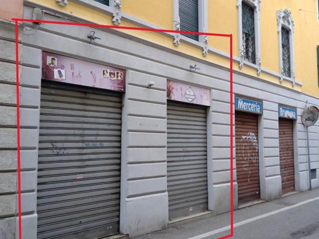 Locale Commerciale in affitto a Centro, Gallarate