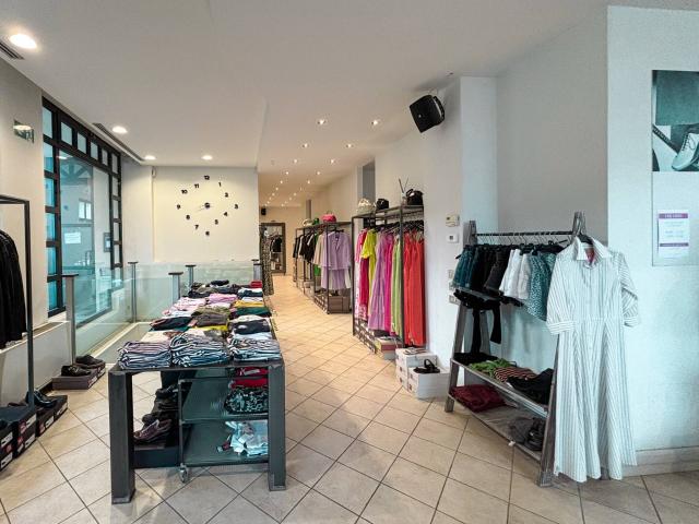 Locale Commerciale in affitto a Centro, Gallarate