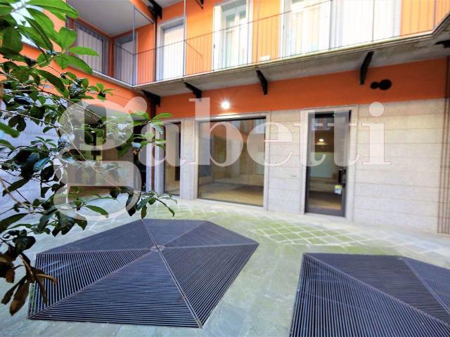 Locale Commerciale in affitto a Centro, Gallarate