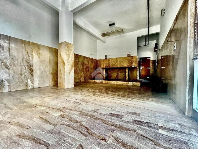 Locale Commerciale in affitto a Piemonte, Alessandria