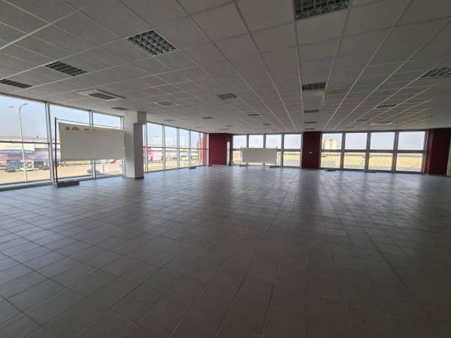 Locale Commerciale in affitto a Piemonte, Cuneo