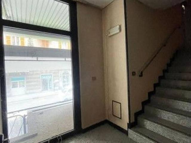 Locale Commerciale in affitto a Val Polcevera, Serra Riccò