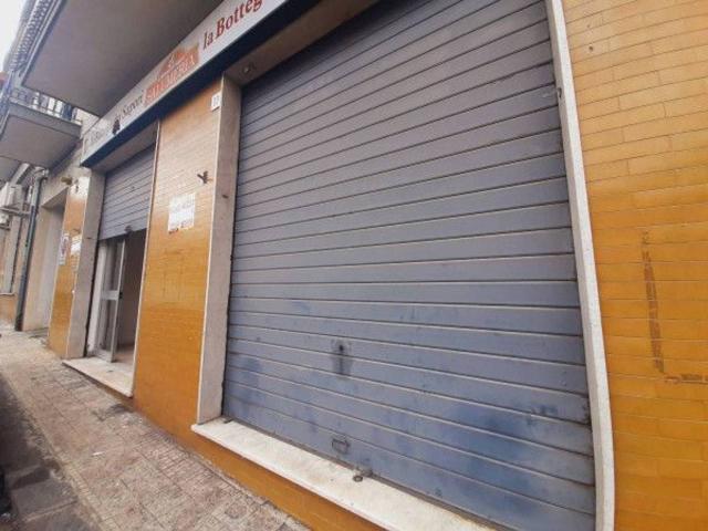 Locale Commerciale in affitto a Giarre, Sicilia