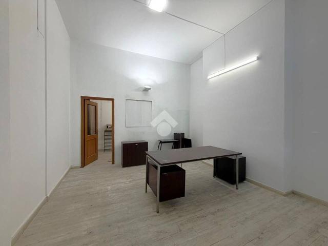 Locale Commerciale in affitto a Piemonte, Torino