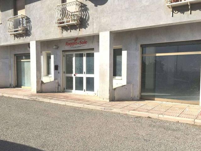 Locale Commerciale in affitto a Guglionesi, Molise