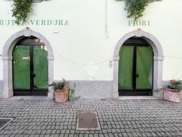 Locale Commerciale in affitto a Comunità montana della Valle Sabbia, Idro