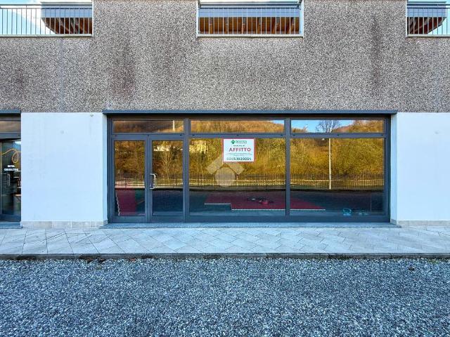 Locale Commerciale in affitto a Comunità montana della Valle Sabbia, Idro