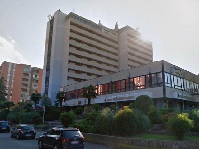 Locale Commerciale in affitto a Nuovo Circondario Imolese, Imola