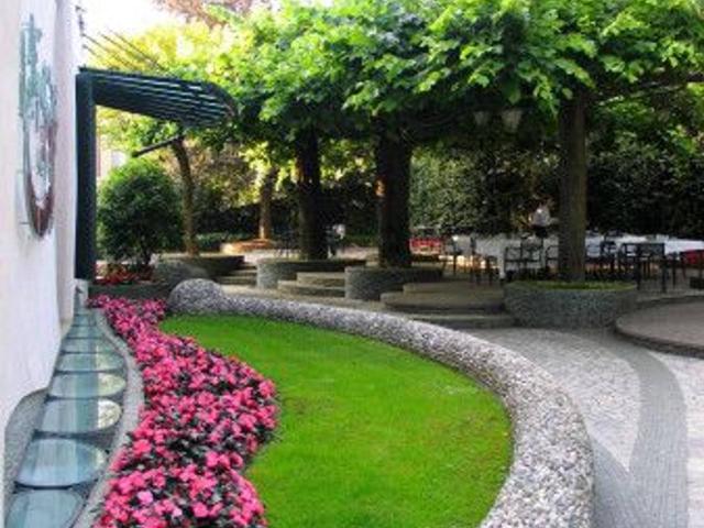 Locale Commerciale in affitto a Inverigo, Lombardia