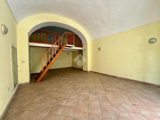 Locale Commerciale in affitto a Ischia, Campania