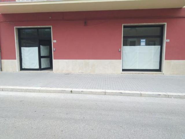 Locale Commerciale in affitto a San Lazzaro, Isernia