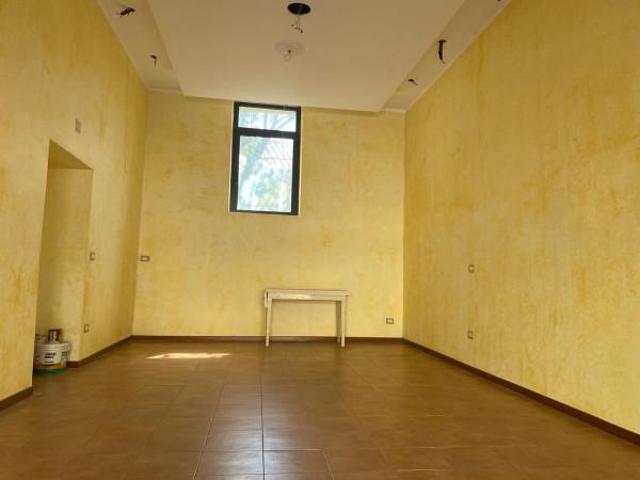 Locale Commerciale in affitto a San Lazzaro, Isernia