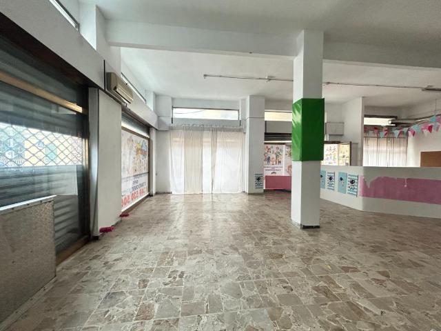 Locale Commerciale in affitto a Guercedo, La Spezia