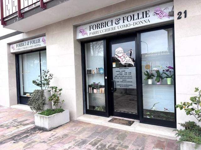 Locale Commerciale in affitto a Lainate, Lombardia