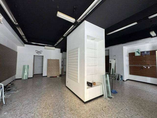 Locale Commerciale in affitto a Calabria, Catanzaro
