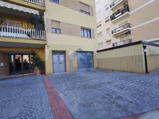 Locale Commerciale in affitto a Villa Andreoli, Lanciano
