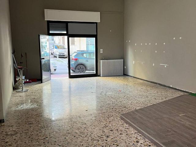Locale Commerciale in affitto a Sant'Antonio, Lanciano