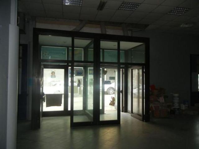 Locale Commerciale in affitto a Quarto di San Giovanni, Tornimparte