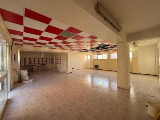 Locale Commerciale in affitto a Contrada Cappelli, Tornimparte