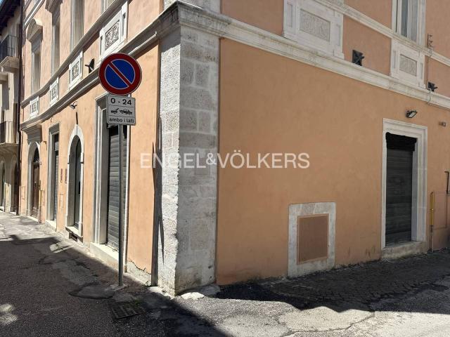 Locale Commerciale in affitto a Torretta, Tornimparte