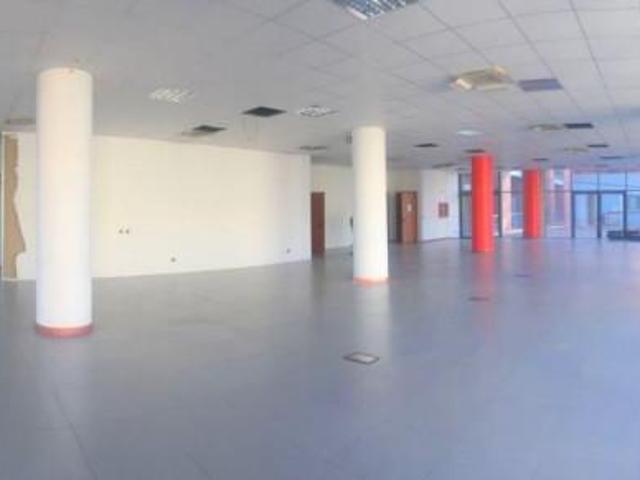 Locale Commerciale in affitto a Pettino, Tornimparte