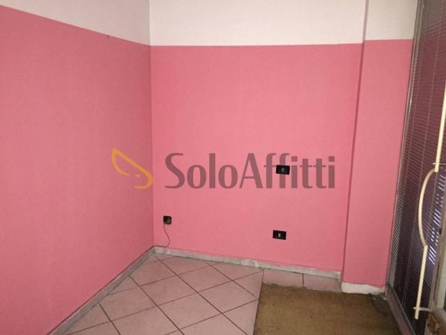 Locale Commerciale in affitto a Oltresempione, Legnano
