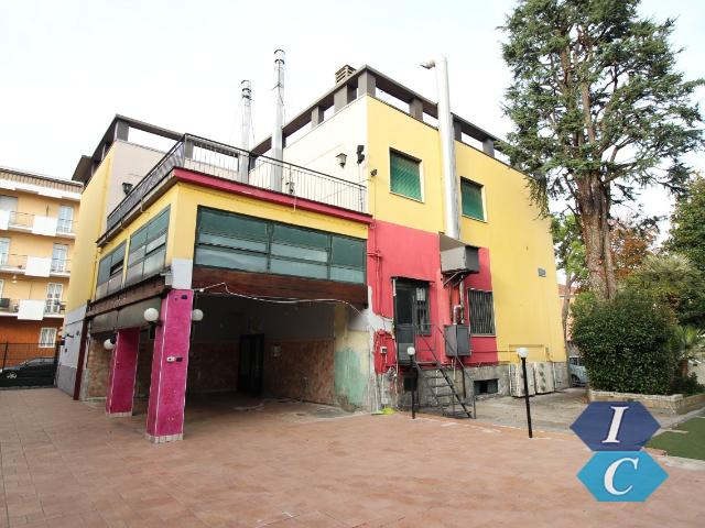 Locale Commerciale in affitto a Oltresempione, Legnano