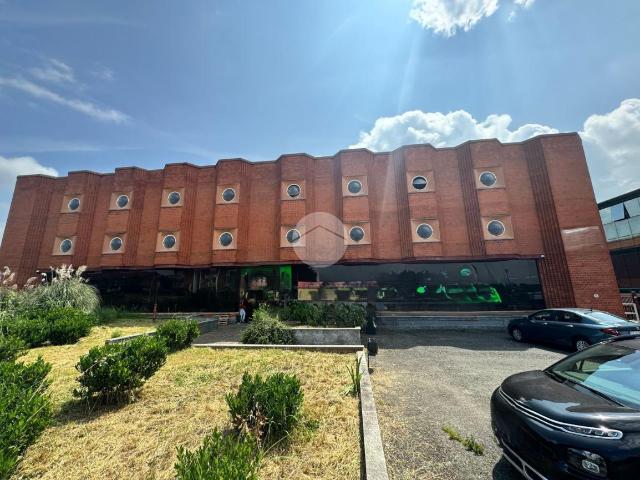 Locale Commerciale in affitto a Piemonte, Torino