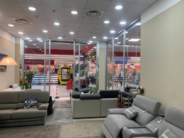 Locale Commerciale in affitto a Piemonte, Torino