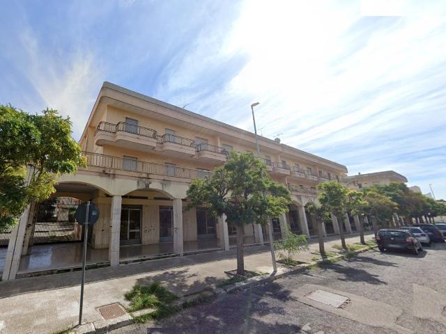 Locale Commerciale in affitto a Dragoni, Puglia