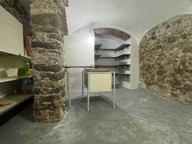 Locale Commerciale in affitto a Carbognano, Lerici