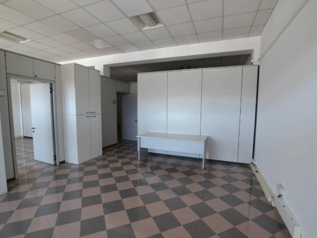 Locale Commerciale in affitto a Limena, Veneto