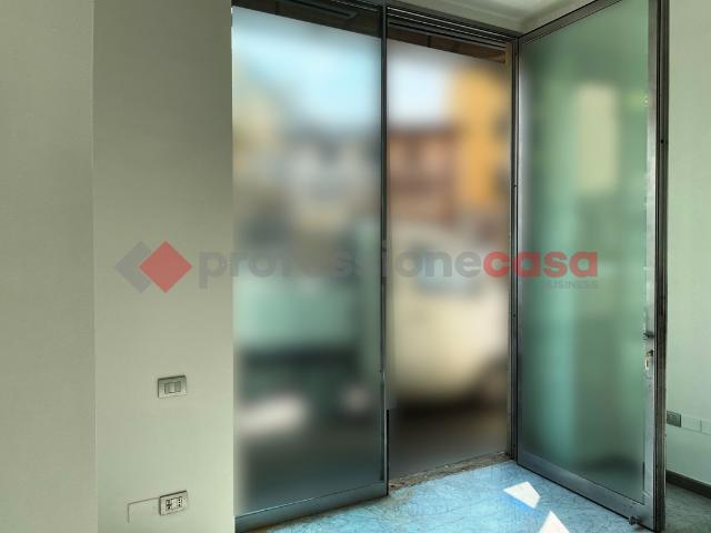 Locale Commerciale in affitto a Livorno