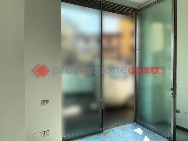 Locale Commerciale in affitto a Livorno