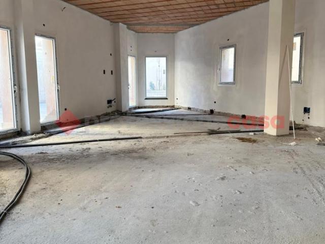 Locale Commerciale in affitto a Livorno