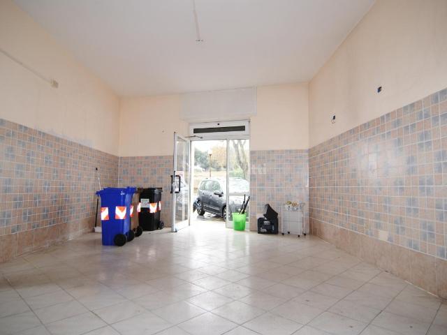 Locale Commerciale in affitto a Livorno