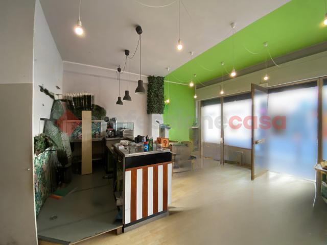 Locale Commerciale in affitto a Livorno
