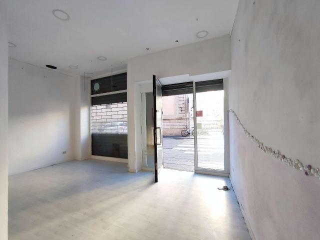 Locale Commerciale in affitto a Livorno, Toscana