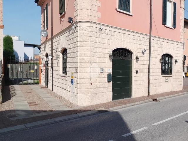 Locale Commerciale in affitto a Unione dei Comuni Bassa Bresciana Occidentale, Lograto