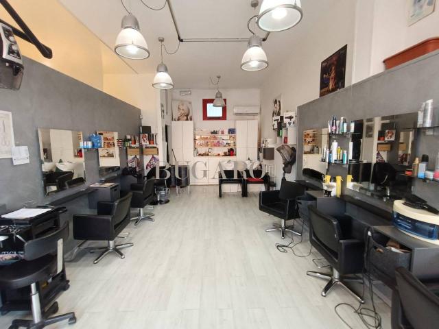 Locale Commerciale in affitto a Marche, Ancona