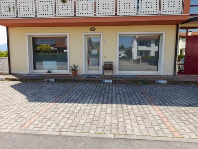Locale Commerciale in affitto a Lozzo Atestino, Veneto