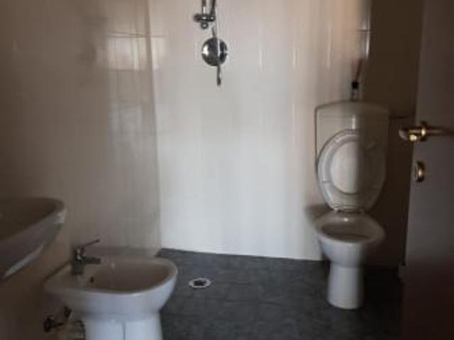 Locale Commerciale in affitto a Tempagnano di Lunata, Bagni Di Lucca Ponte