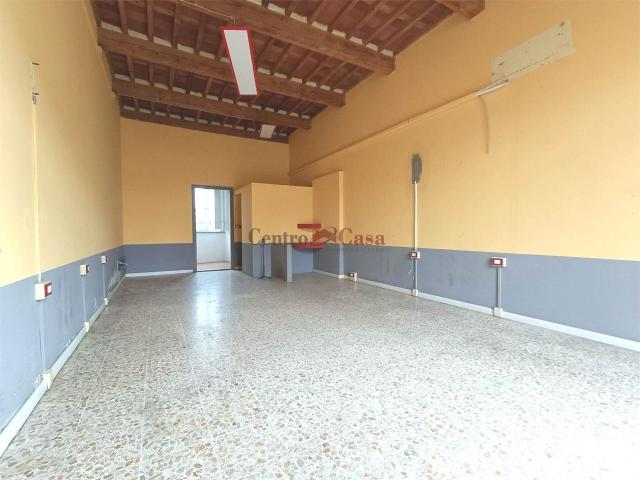 Locale Commerciale in affitto a Nave, Bagni Di Lucca Ponte