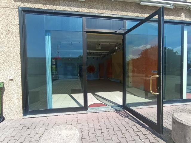 Locale Commerciale in affitto a Santissima Annunziata, Bagni Di Lucca Ponte