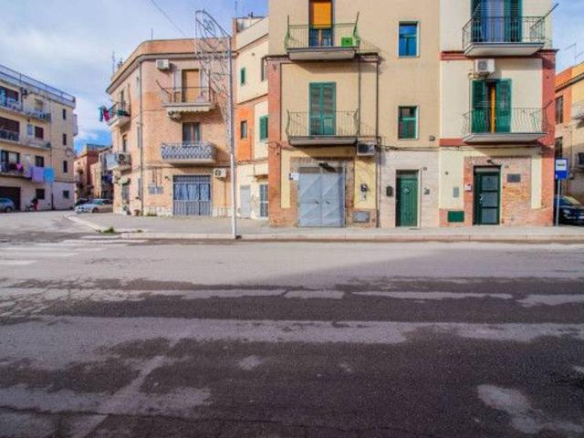Locale Commerciale in affitto a Puglia, Foggia