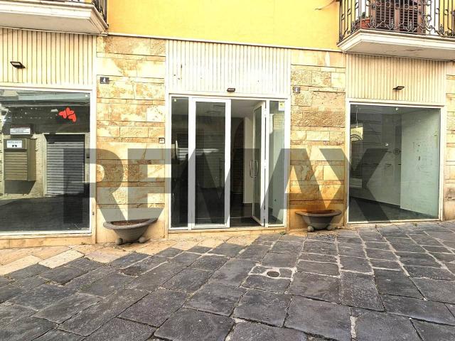 Locale Commerciale in affitto a Puglia, Foggia